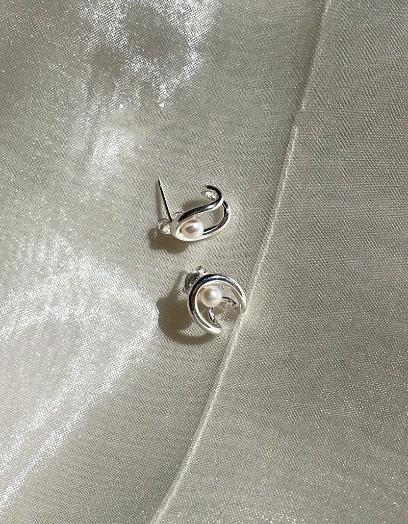 Oyster Earrings with Pearl